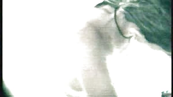 அற்புதமான பிச் ஜியா டெர்சா தனது பிட்டம் துளையில் ஒரு பெரிய சேவலை எடுத்து வாய்நிறைய விந்தணுவைப் பெறுகிறார்