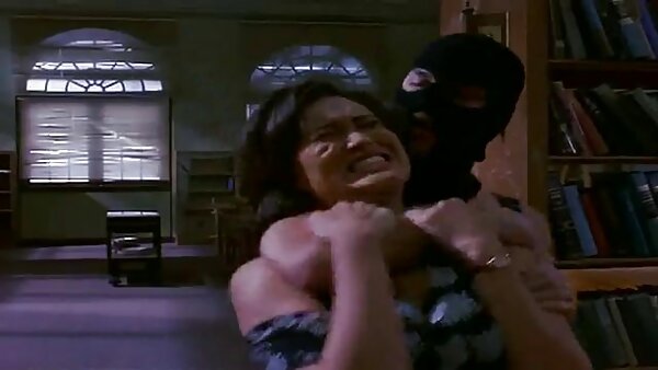 ஹாட் டெம்பர்டு ப்ரூனெட் டிக் ரிவர்ஸ் மற்றும் ஃபேஸ் டு ஃபேஸ்